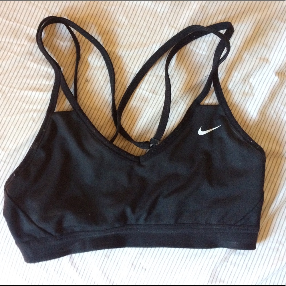 Black nike strappy sports bra